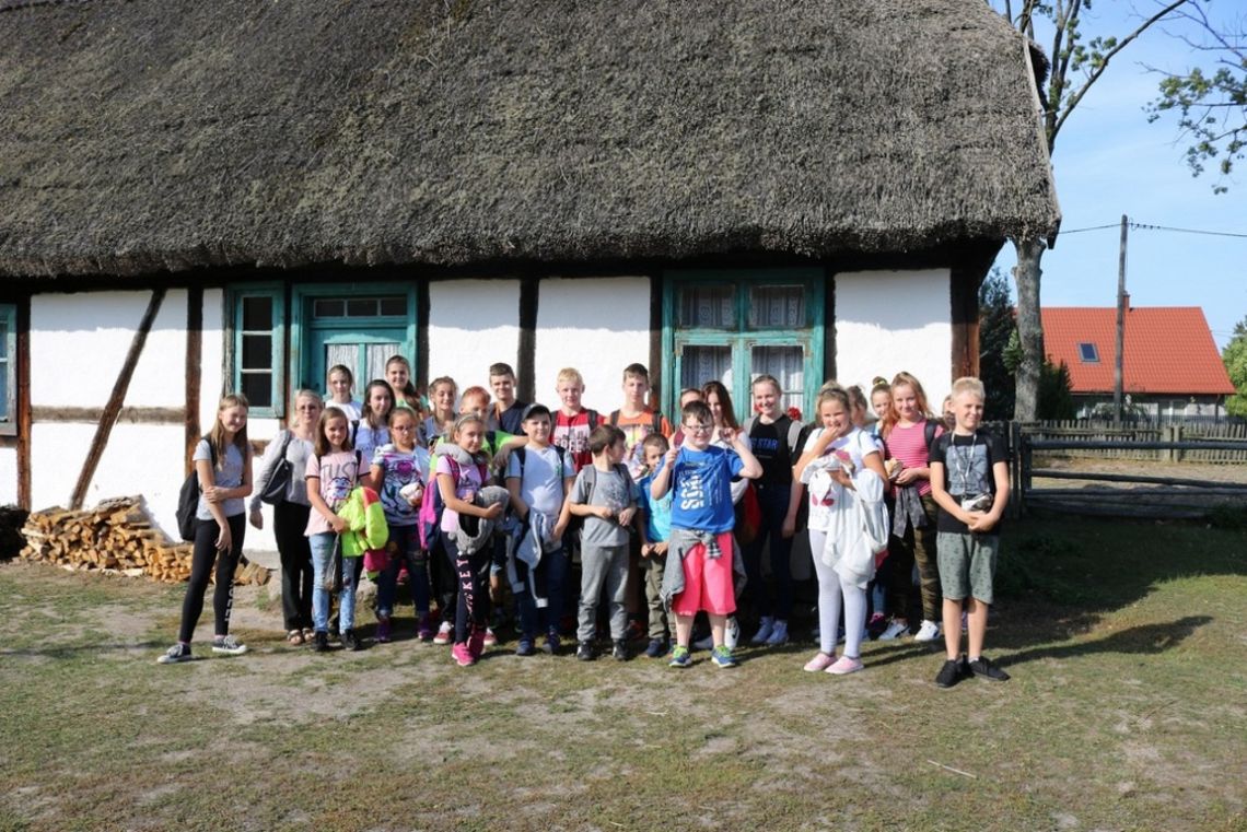 Grafika #0: Wycieczka do Muzeum Wsi Słowińskiej w Klukach