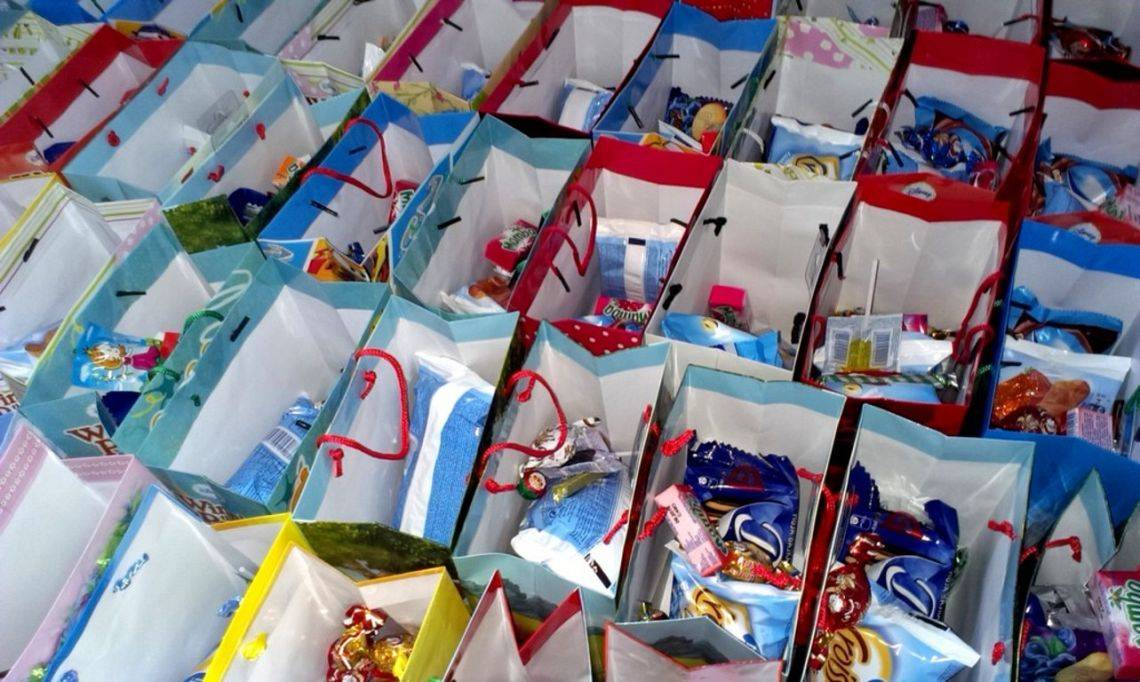 Grafika #0: "ŚWIĄTECZNA PACZKA"