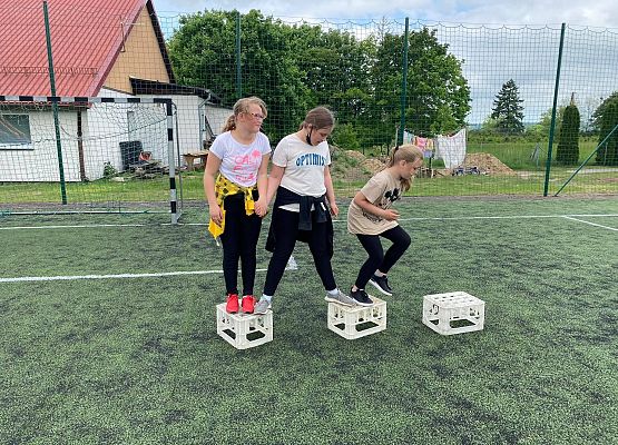 Zabawa zręcznościowa - skrzynki