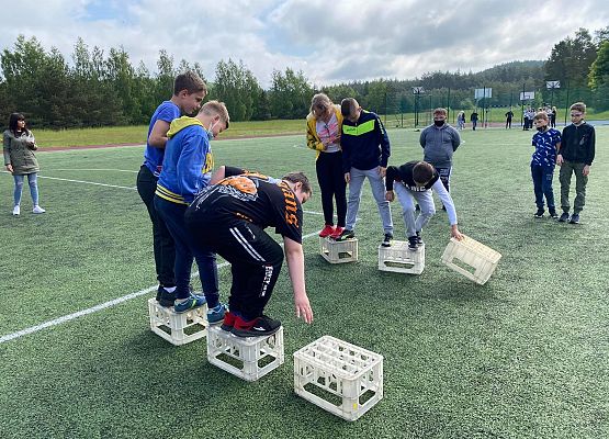 Zabawa zręcznościowa - skrzynki