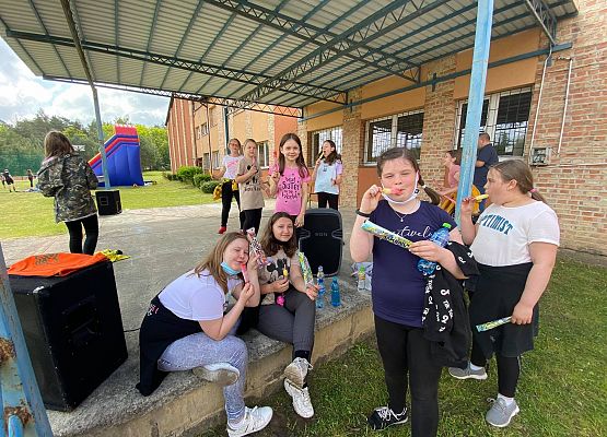 słodki poczęstunek - lody Ekipa