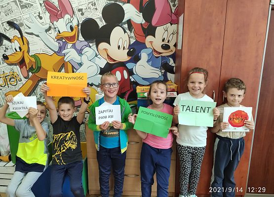 Dzień Kropki - zdjęcie grupowe.