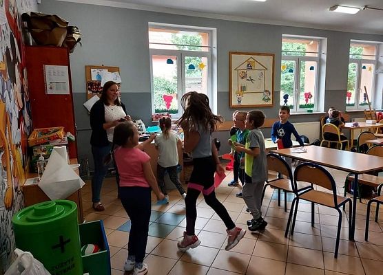 Zabawa ruchowa "Twoja druga połówka".