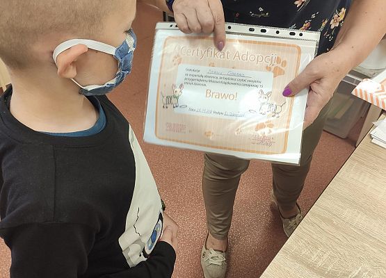 Wręczenie certyfikatu.