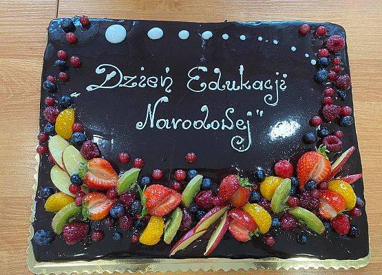 Tort od stowarzyszenia grafika