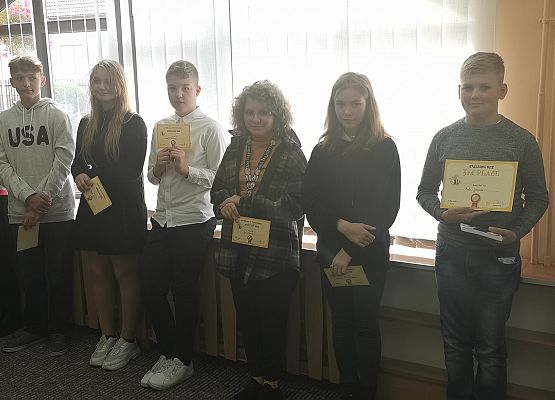 Uczniowie biorący udział w konkursie