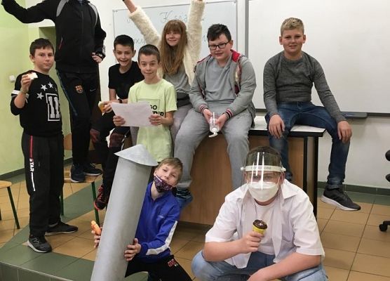 "Mały Książę przybywa na Ziemię" klasa 7