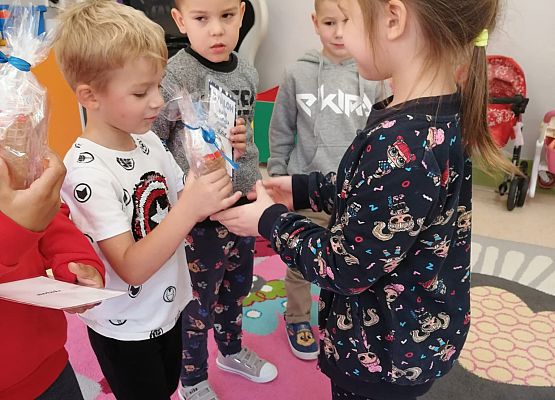 Wręczenie upominków