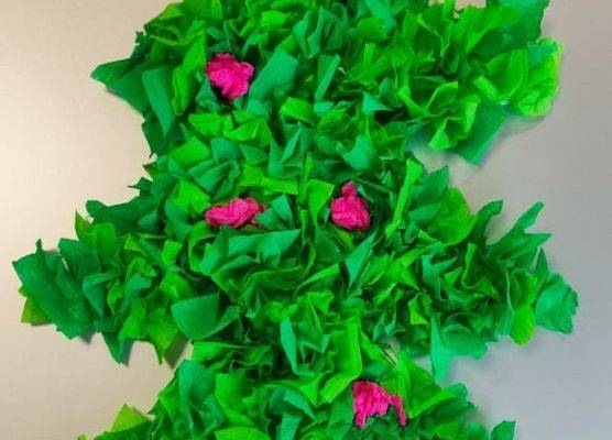 choinka z krepiny Kinga klasa 3