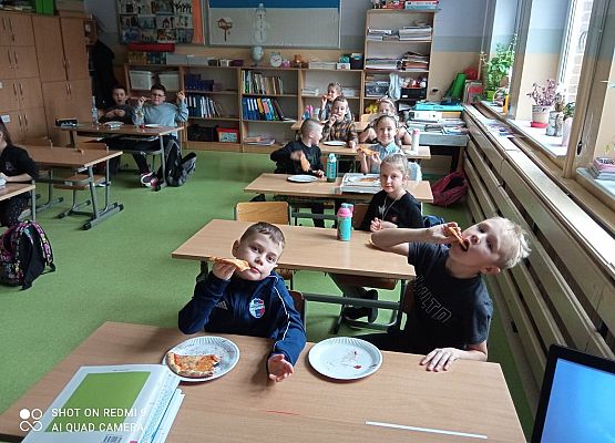 Grafika 3: Bal karnawałowy