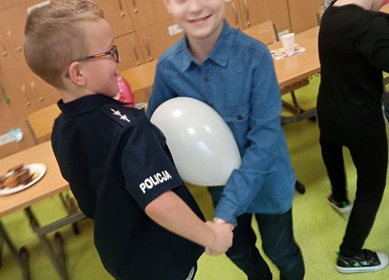 Grafika 8: Bal karnawałowy