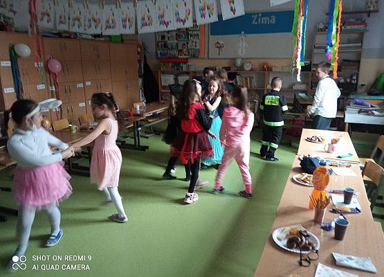 Grafika 10: Bal karnawałowy