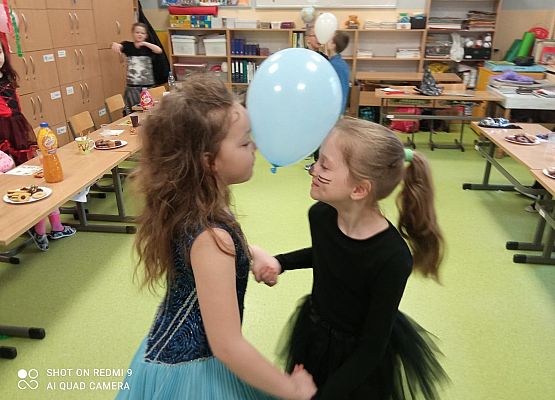 Grafika 13: Bal karnawałowy