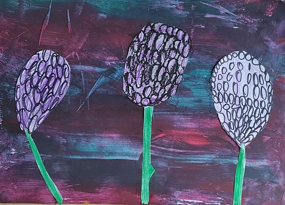 Malowanie kartonikiem i wycinanki z papieru Julia klasa 2