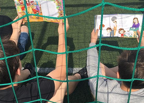 CAŁA POLSKA CZYTA DZIECIOM