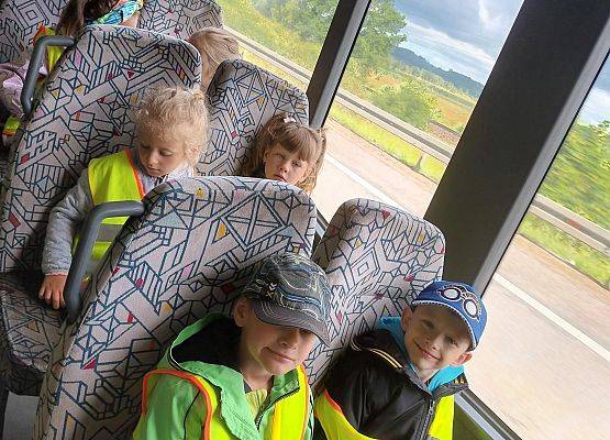 przejazd dzieci autobusem