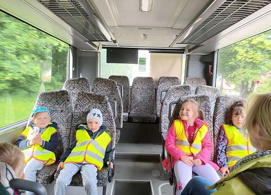 przejazd dzieci autobusem