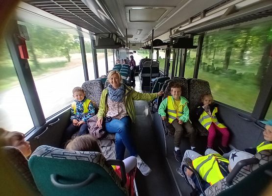 przejazd dzieci autobusem