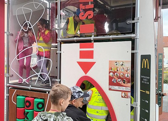 zabawy na placu zabaw