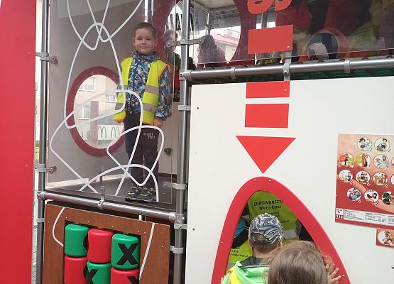 zabawy na placu zabaw