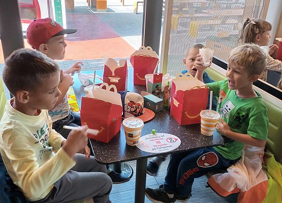 posiłek w McDonalds