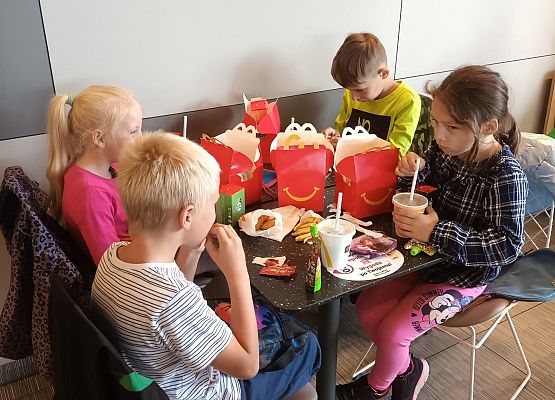 posiłek w McDonalds