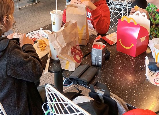 posiłek w McDonalds