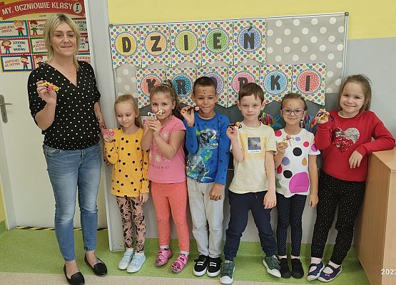 DZIEŃ KROPKI W KLASIE 1-zdjęcie klasowe