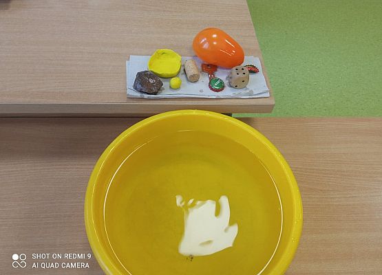 Grafika 5: Eksperymenty z wodą