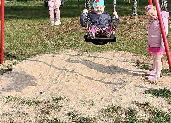 zabawy na przedszkolnym placu zabaw