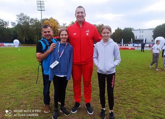 Grafika 6: Nadia i Lena w Warszawie