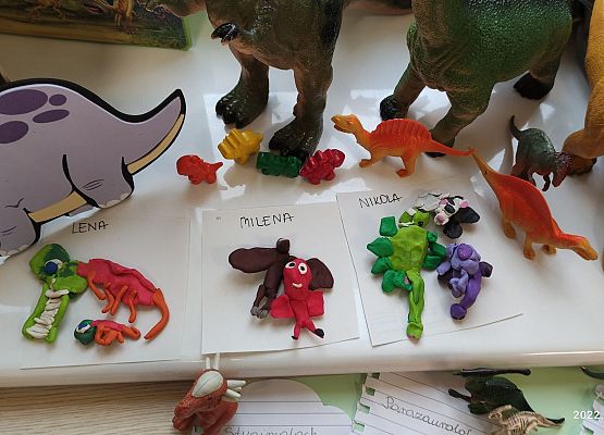 dinozaury z plasteliny