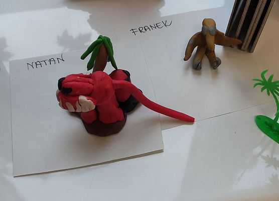 dinozaury z plasteliny