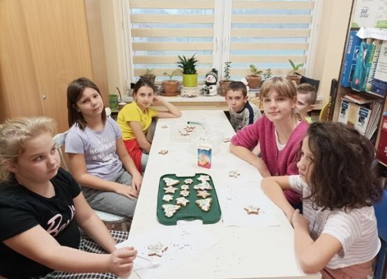 Grafika 4: Świąteczne dekorowanie pierników