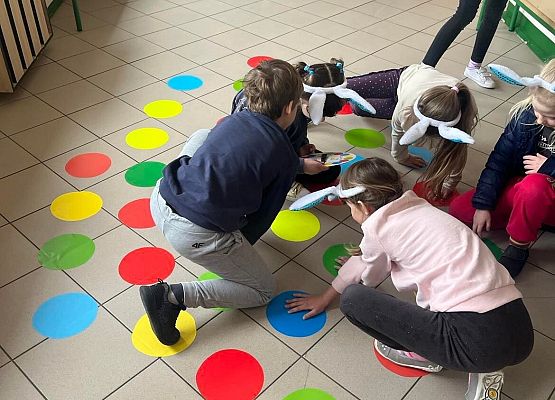 zabawy na holu Maluchów