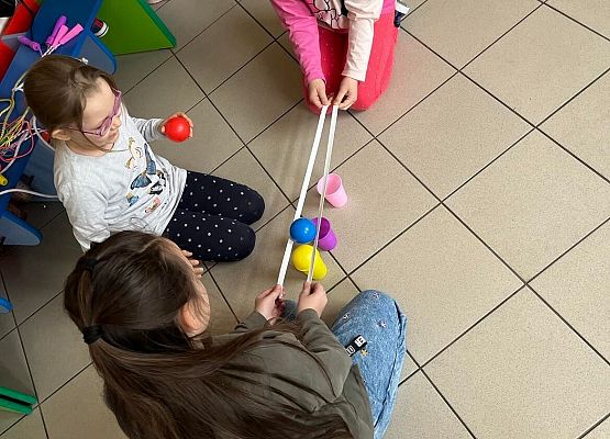 zabawy na holu Maluchów