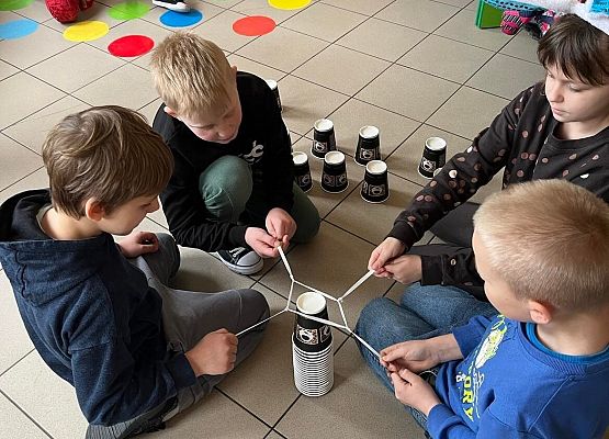 zabawy na holu Maluchów