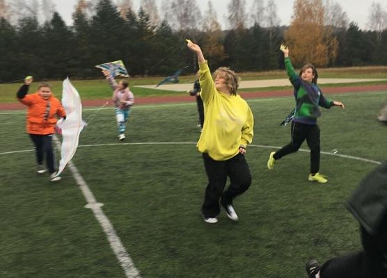 puszczanie latawców