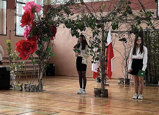 Grafika 132: Dzień Patrona Szkoły oraz Stulecie Lasów Państwowych