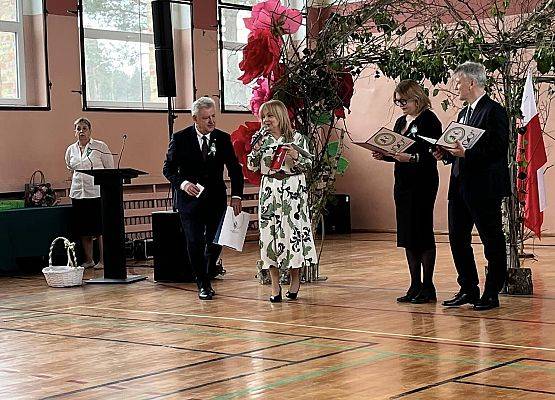 Grafika 135: Dzień Patrona Szkoły oraz Stulecie Lasów Państwowych