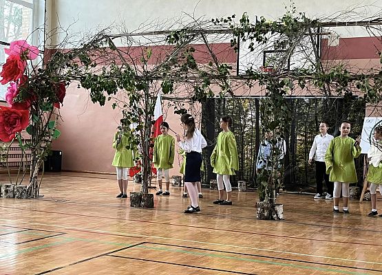 Grafika 137: Dzień Patrona Szkoły oraz Stulecie Lasów Państwowych