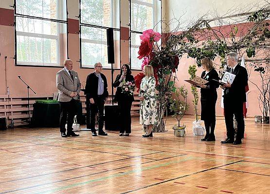 Grafika 143: Dzień Patrona Szkoły oraz Stulecie Lasów Państwowych