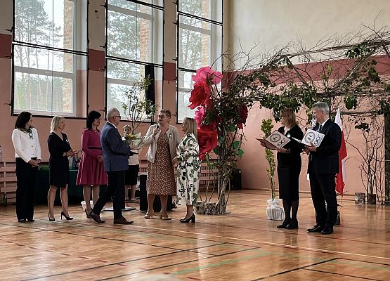 Grafika 145: Dzień Patrona Szkoły oraz Stulecie Lasów Państwowych