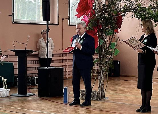 Grafika 149: Dzień Patrona Szkoły oraz Stulecie Lasów Państwowych