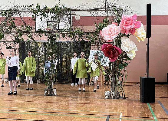 Grafika 162: Dzień Patrona Szkoły oraz Stulecie Lasów Państwowych