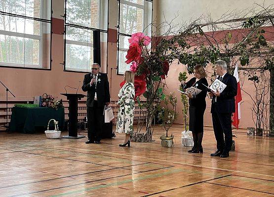 Grafika 166: Dzień Patrona Szkoły oraz Stulecie Lasów Państwowych