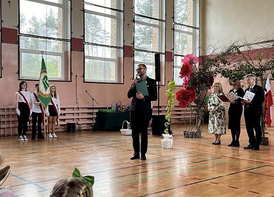 Grafika 167: Dzień Patrona Szkoły oraz Stulecie Lasów Państwowych