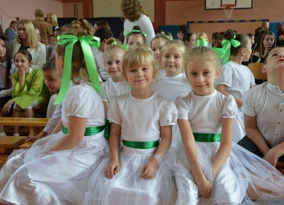 Grafika 110: Dzień Patrona Szkoły oraz Stulecie Lasów Państwowych