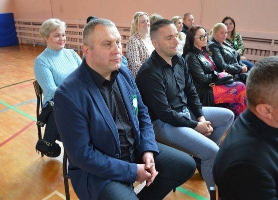 Grafika 104: Dzień Patrona Szkoły oraz Stulecie Lasów Państwowych