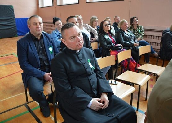 Grafika 105: Dzień Patrona Szkoły oraz Stulecie Lasów Państwowych